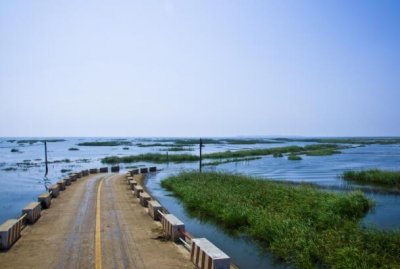 ​中国最大的淡水湖:鄱阳湖，约4070平方千米