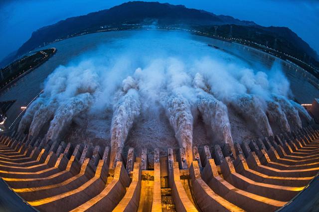 三峡大坝抗得住这次洪水吗（如果一旦发生了战争）(1)