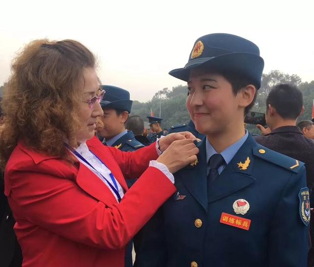 最复杂的女兵训练（少数民族女兵的新训心路）(6)