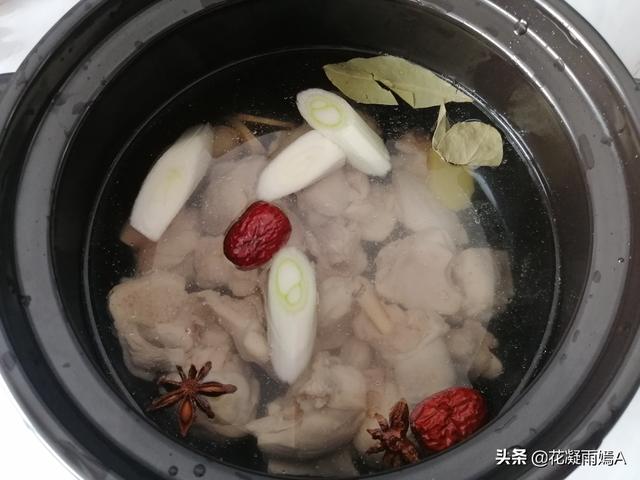 竹荪炖汤的方法（给家人煲一锅竹荪汤）(8)