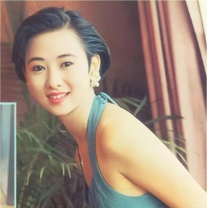 ​杨宝玲个人资料简介：她是六福珠宝创办人，一婚遇渣男名声尽毁，三婚嫁初恋获