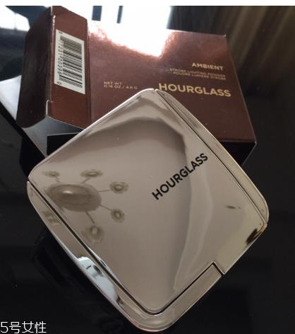 hourglass高光粉饼怎么样 hourglass高光粉饼