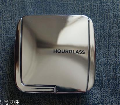 hourglass高光粉饼怎么样 hourglass高光粉饼