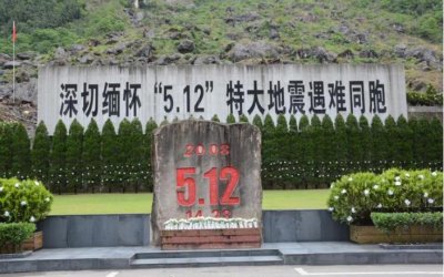 ​汶川地震过去12年，那个在灾区痛哭的央视记者李小萌，现在怎样了